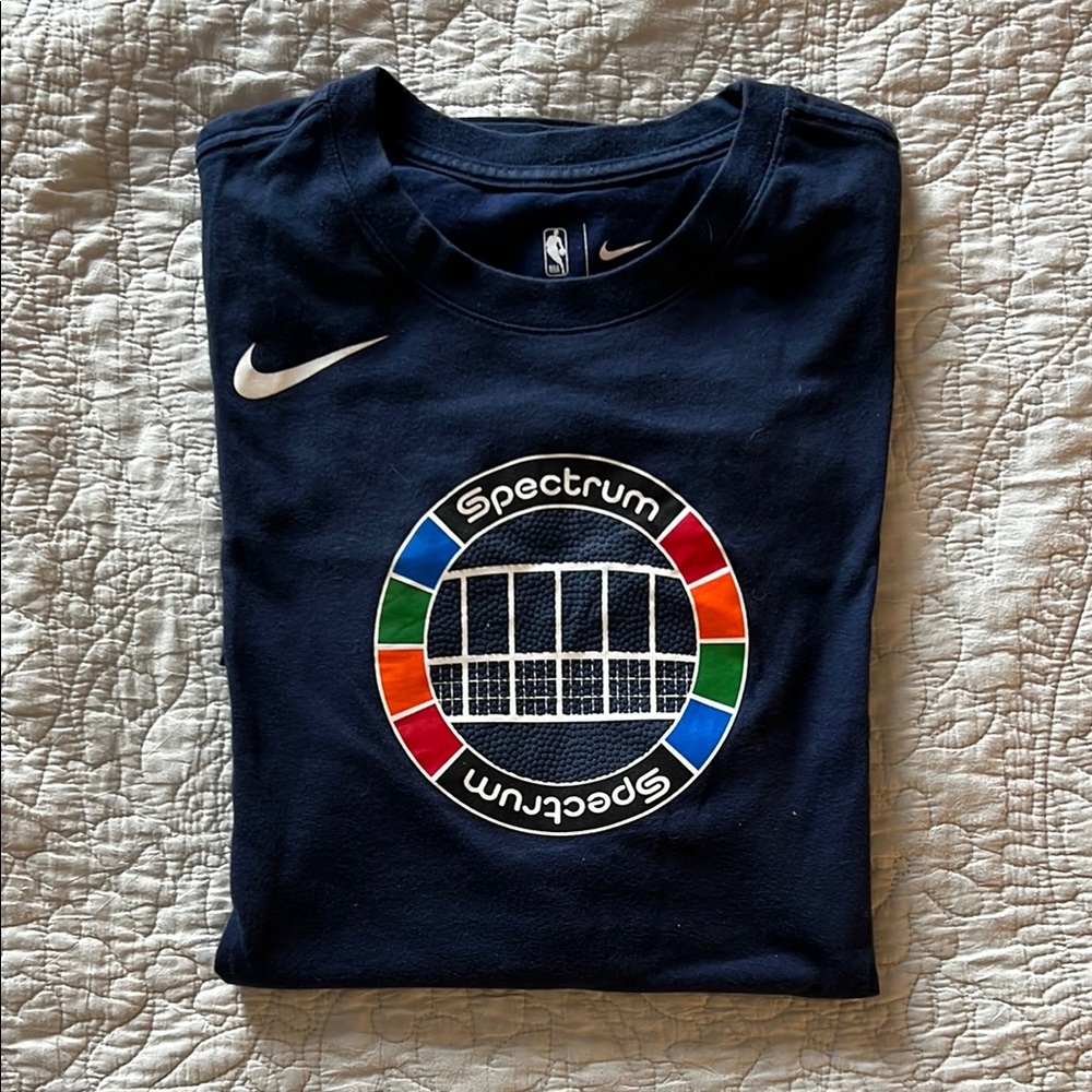 Philadelphia 76ers Spectrum Logo T-Shirt